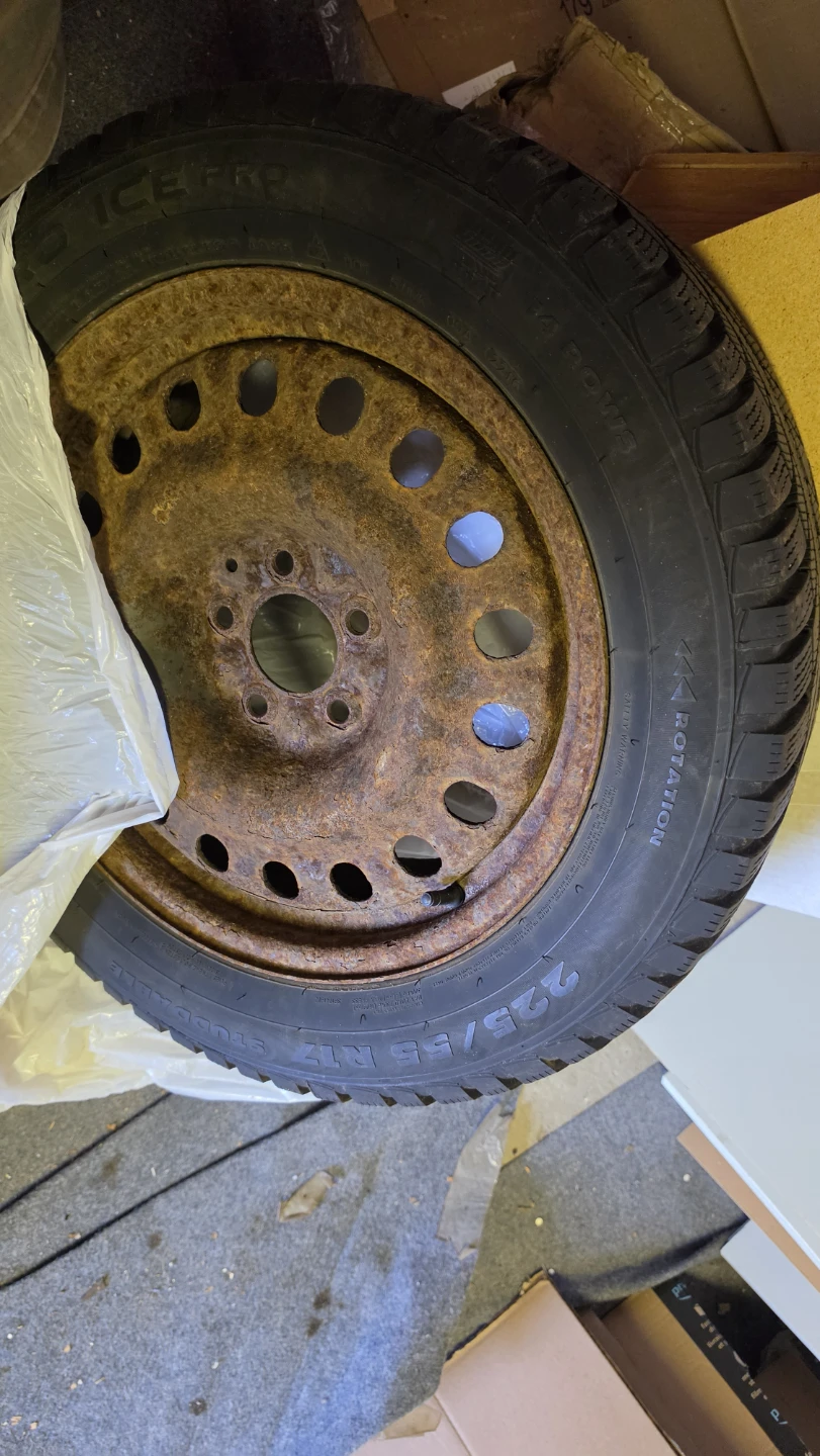 225/55 R17 Winter Tire on Steel Rim - photo 3