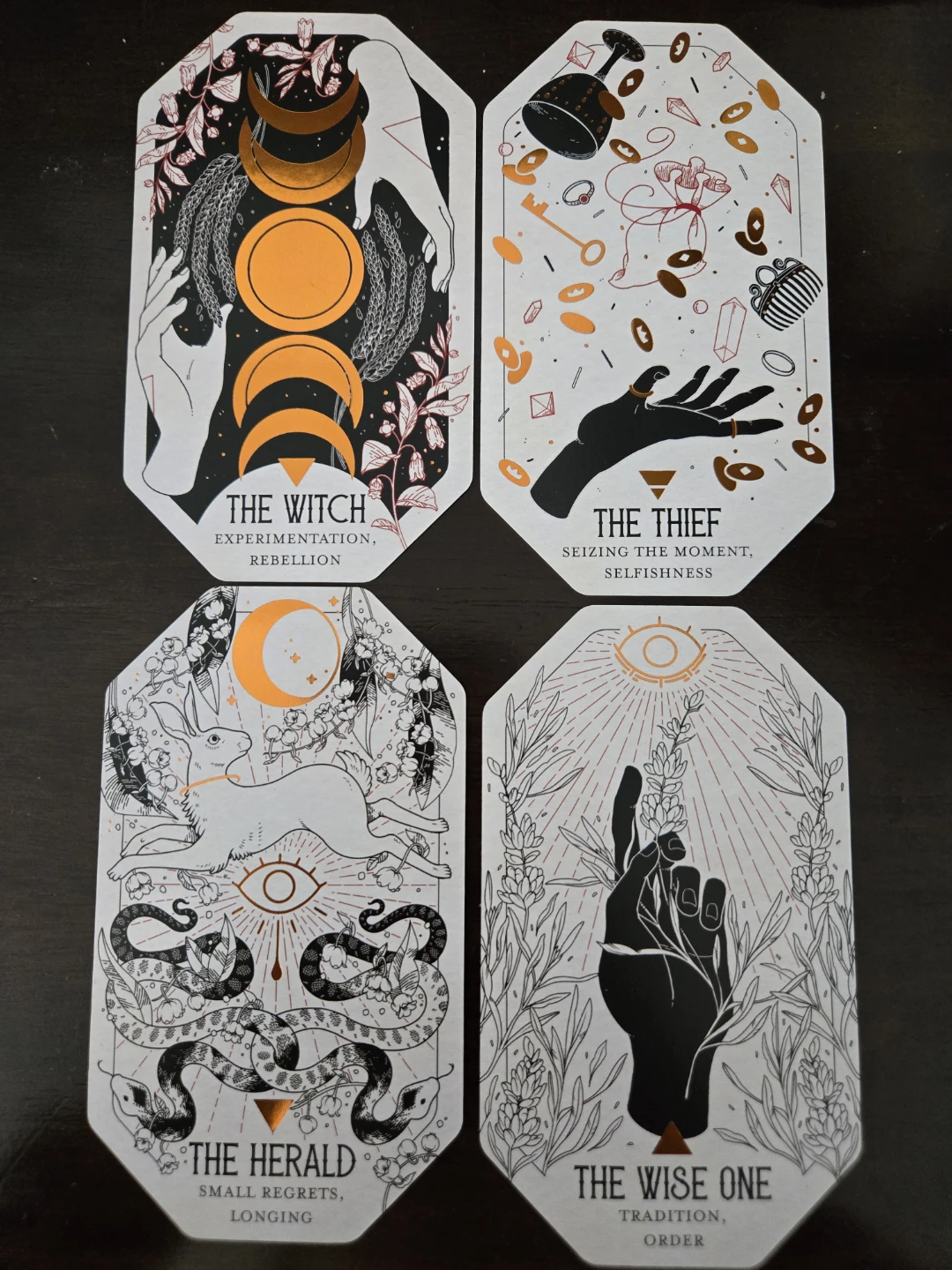 The Citadel: A Fantasy Oracle Deck - photo 4