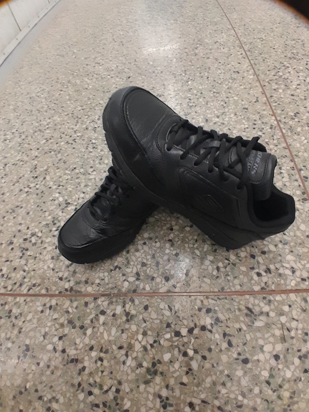 Skechers Slip Resistant  Shoes Men's Size 9 - photo 3