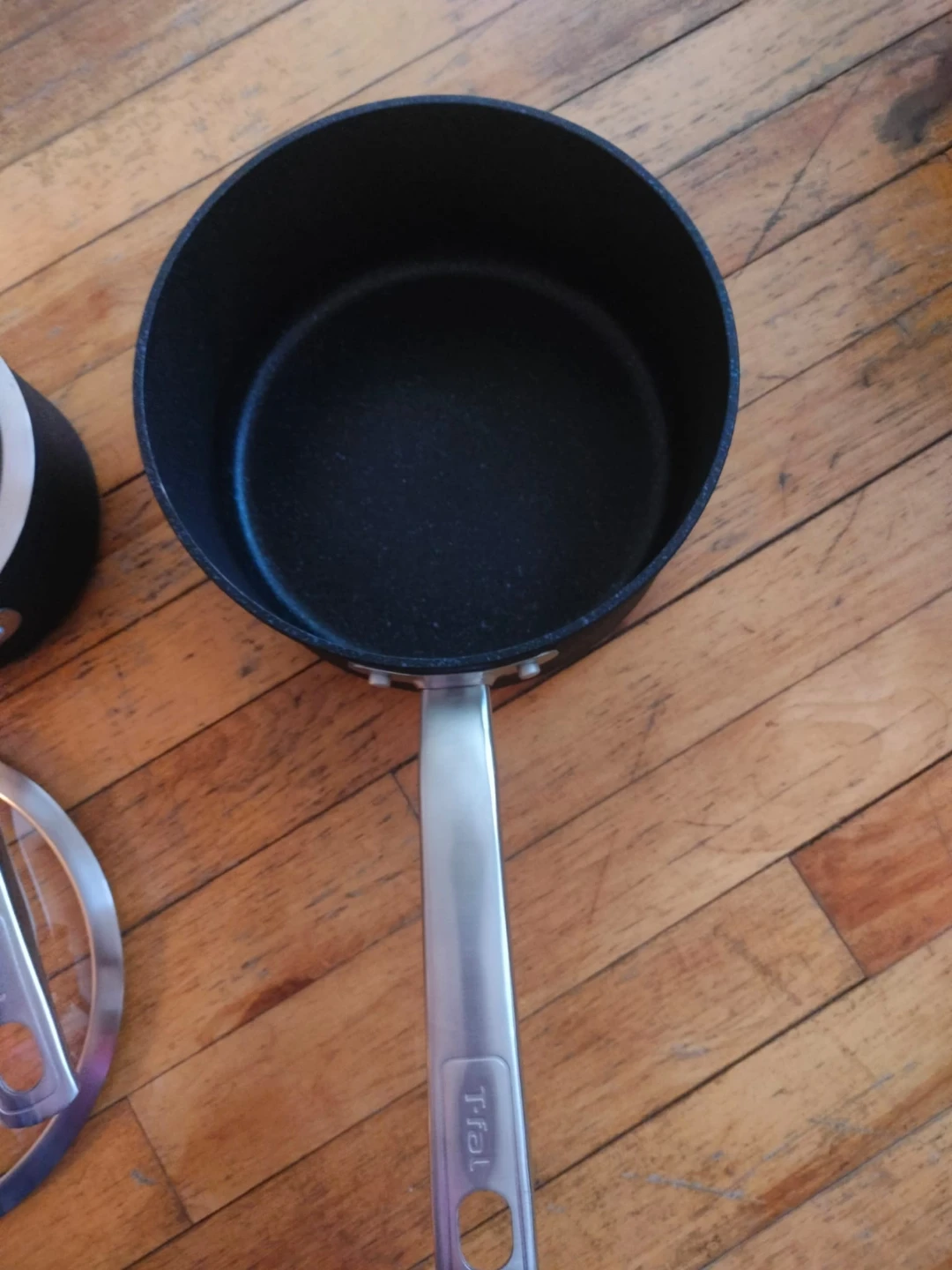 New T-fal Non-Stick Pans Set with Glass Lids (2 Pots + 2 Lids) - photo 3