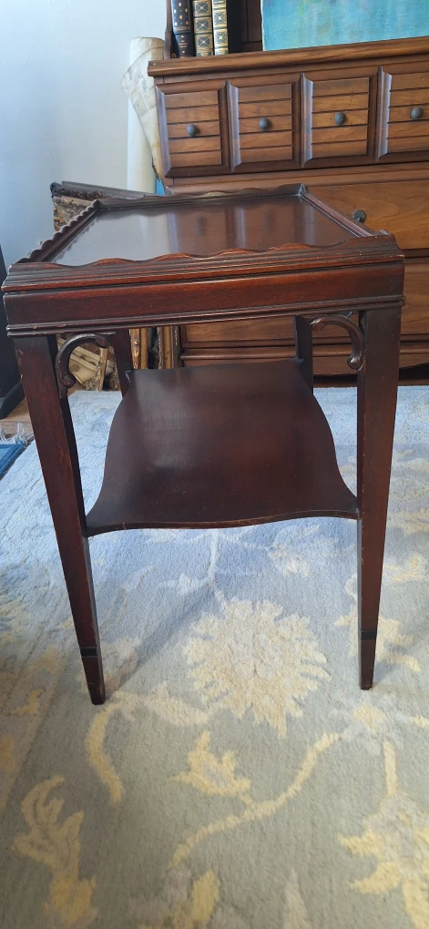 Vintage Mahogany Side Table - photo 2
