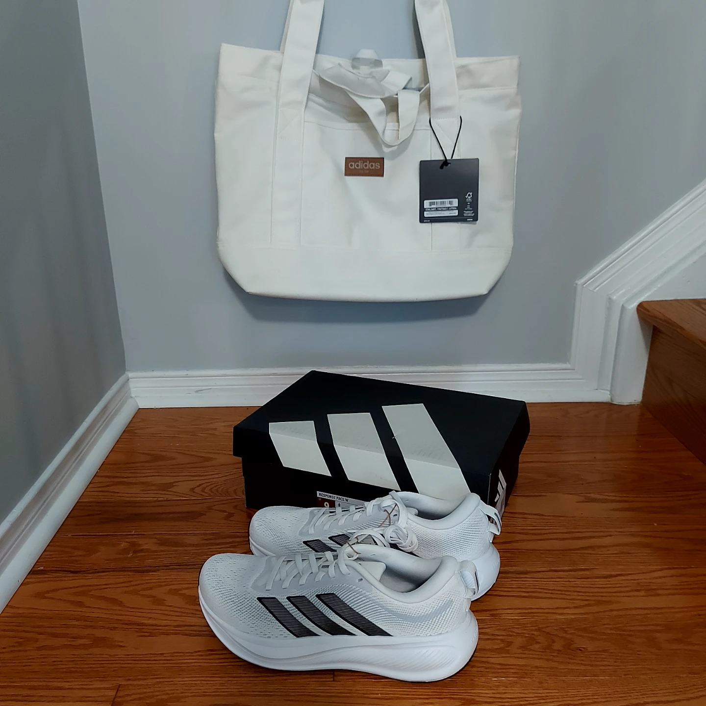 New Adidas Running Shoes Size 9/ new  Adidas tote bag - photo 2