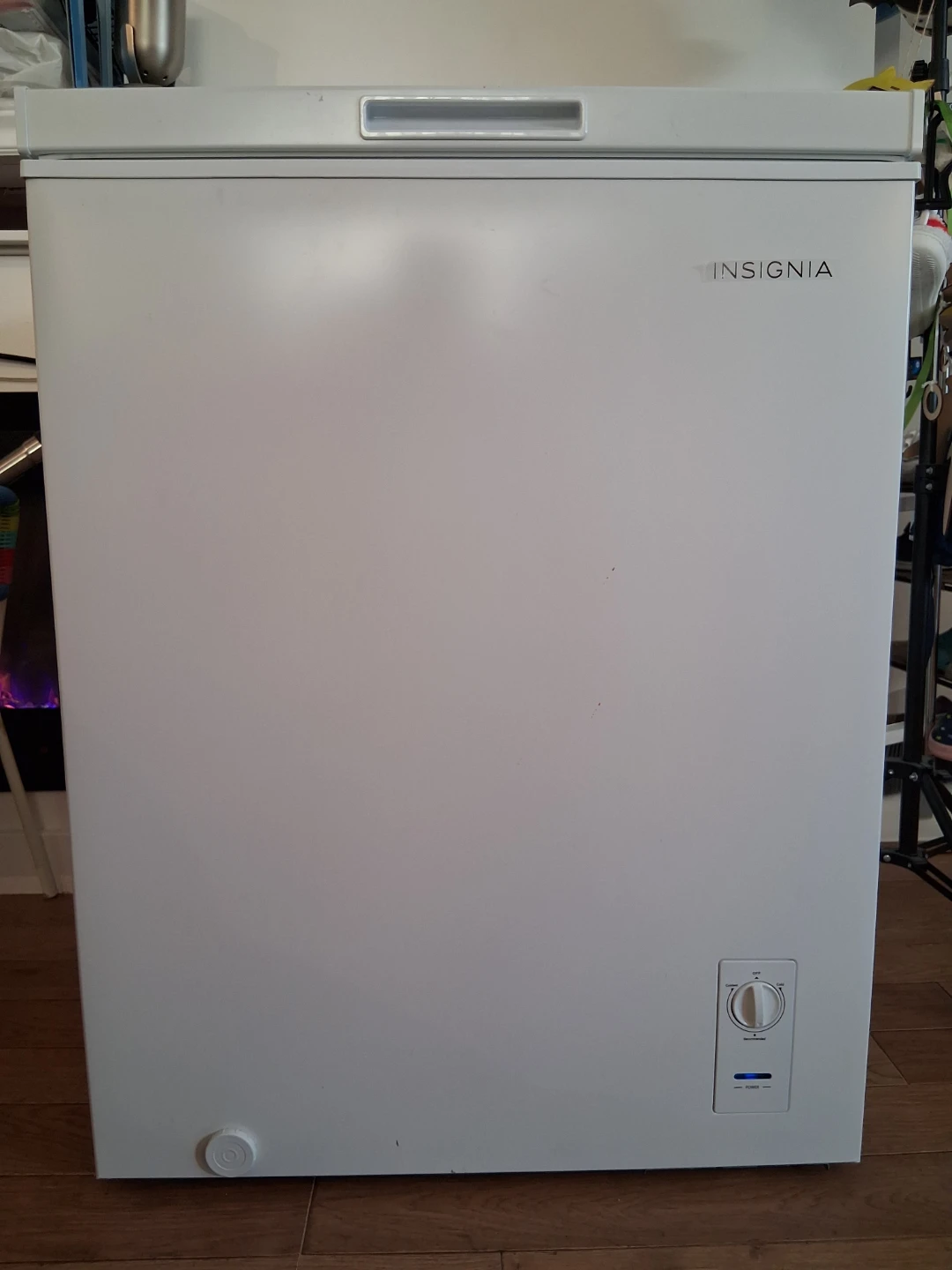 Insignia White Chest Freezer