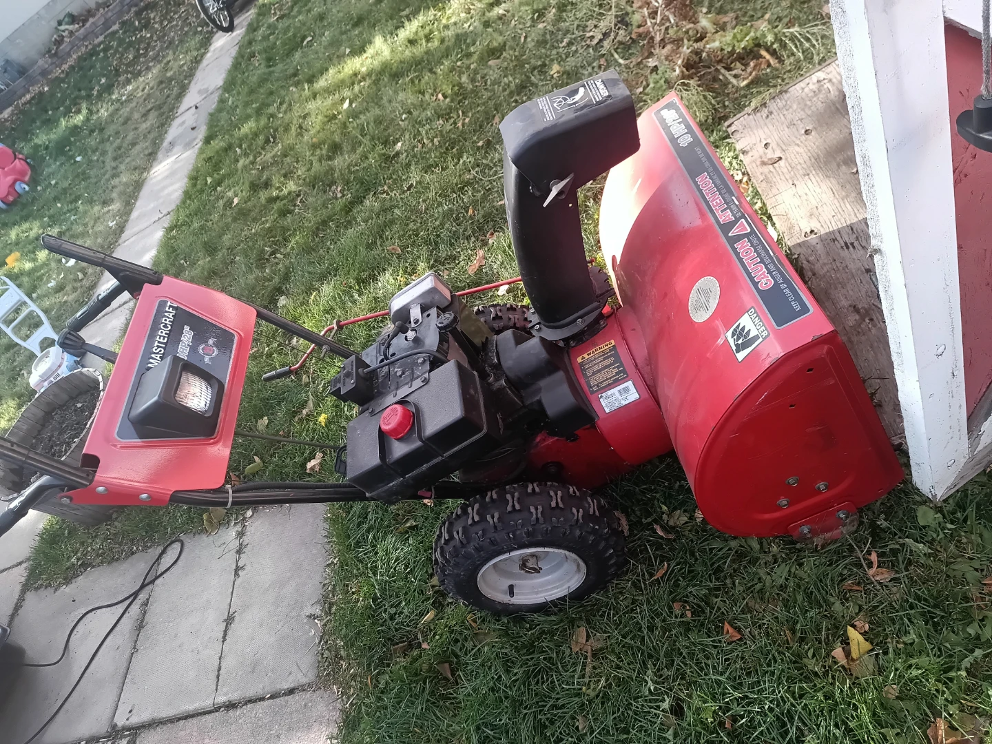 Mastercraft 10HP 28-inch Snowblower - photo 2