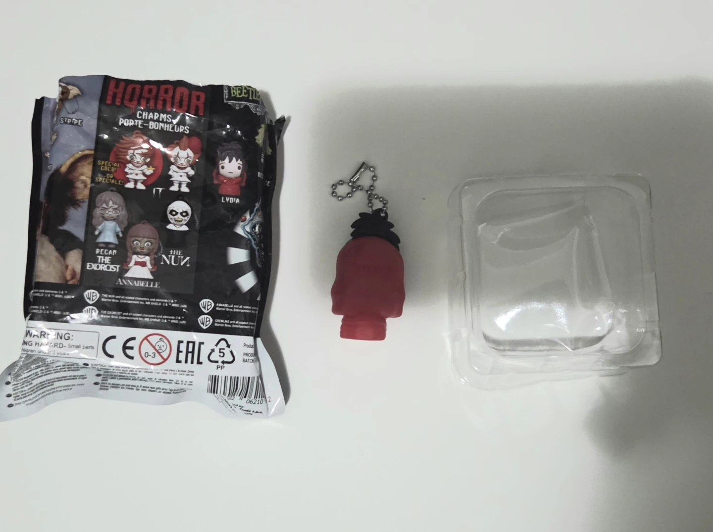 Horror Keychain - Beetlejuice Lydia - photo 2