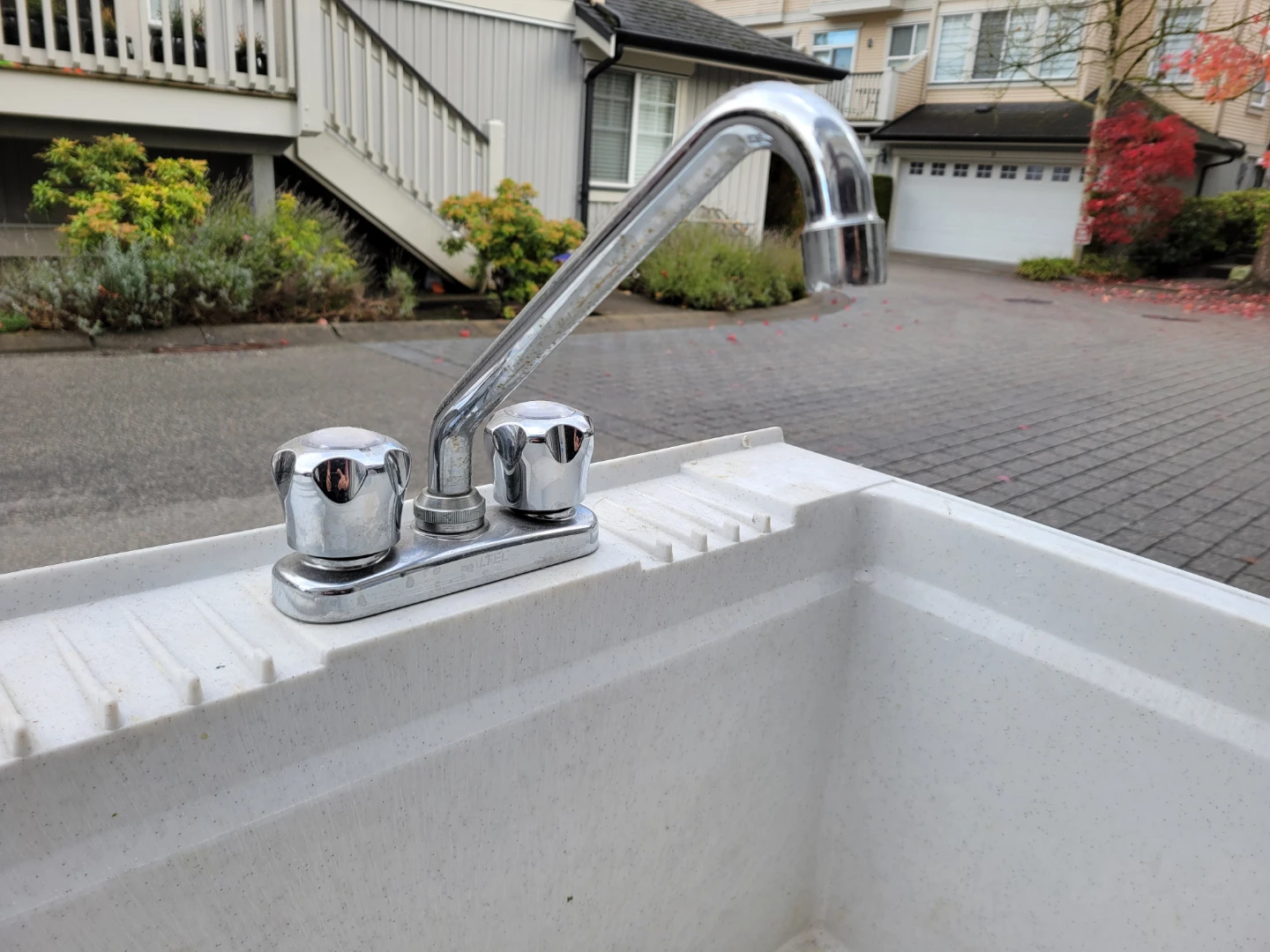 Utility Sink with Faucet & Integrated Scrub Board. - photo 5