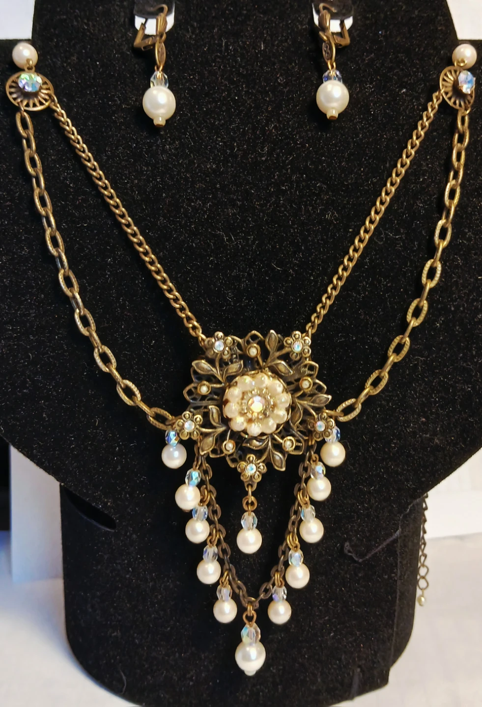 Vintage-Style Pearl and Crystal Jewellery Set