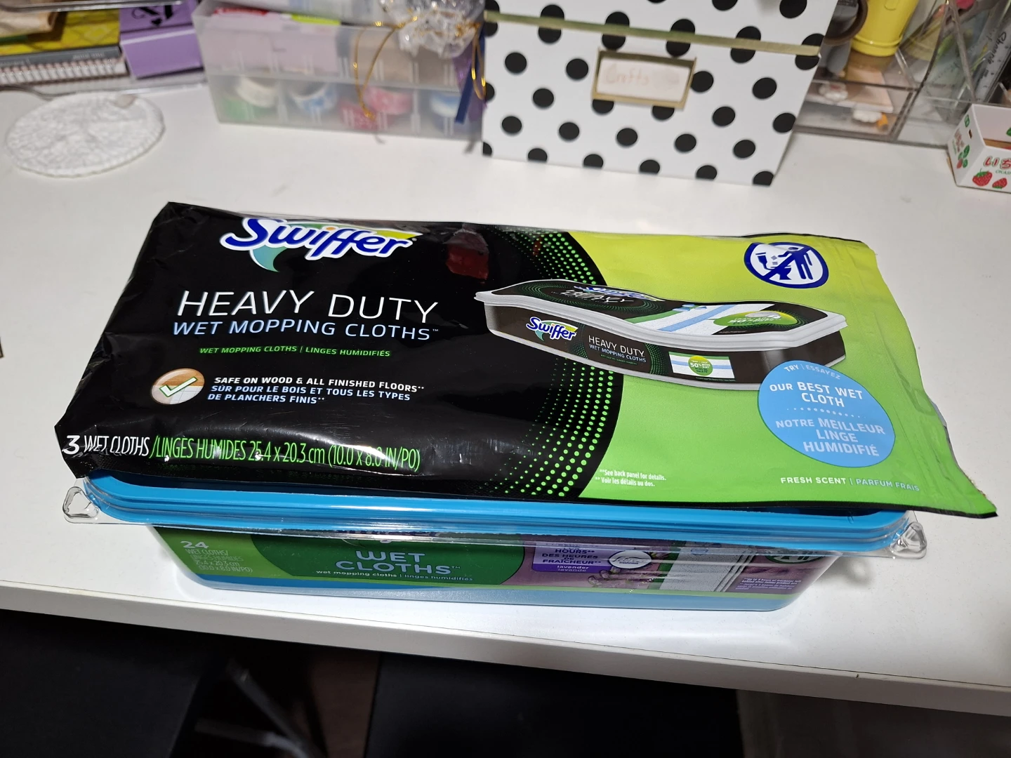 Tub of Swiffer wet sheets + sample pack of heavy duty sheets - photo 3