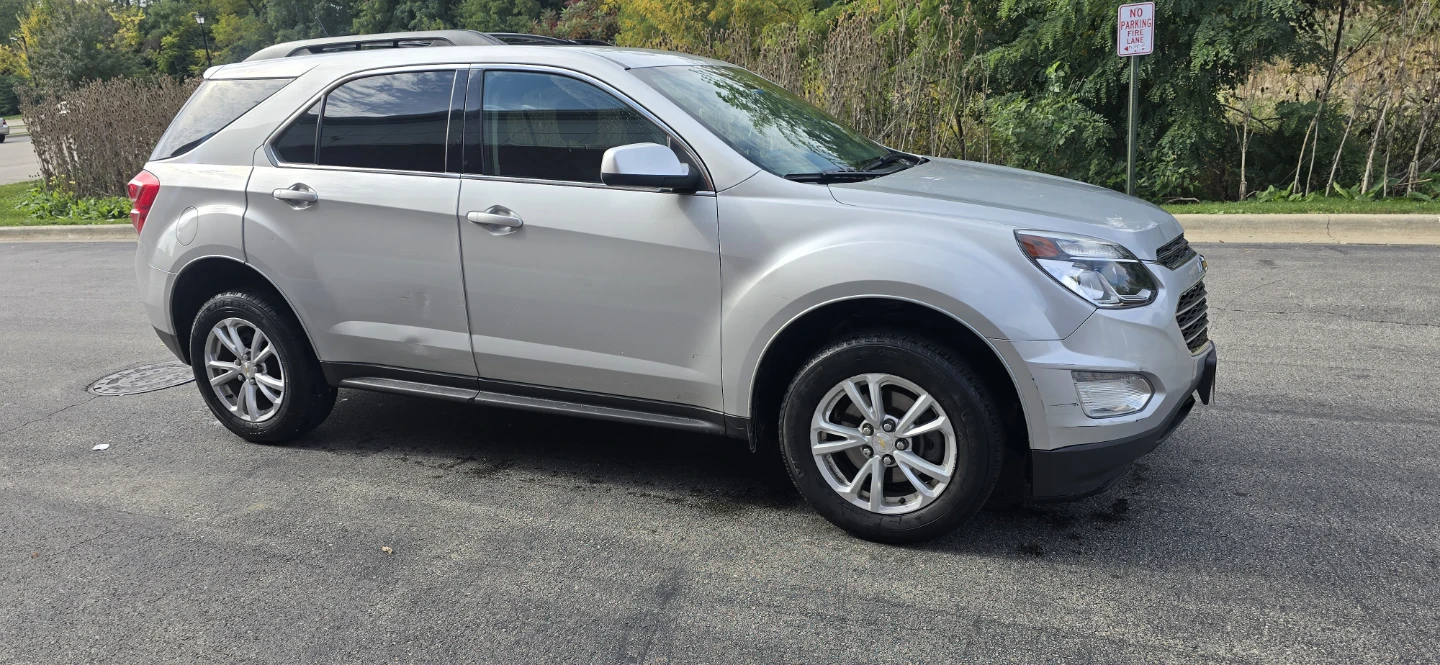 Silver Chevrolet Equinox SUV 2017