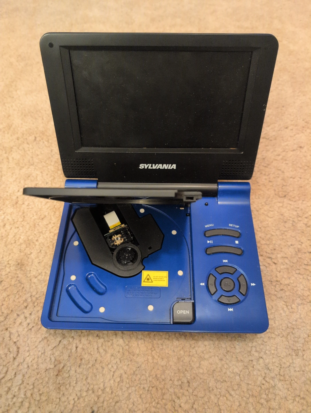 Sylvania 7" Portable DVD Player - photo 3