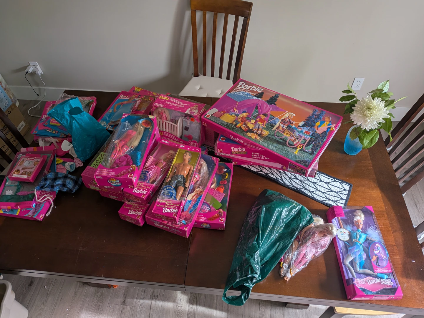 Free Vintage ('90s & Y2K) Barbie Dolls and Playsets