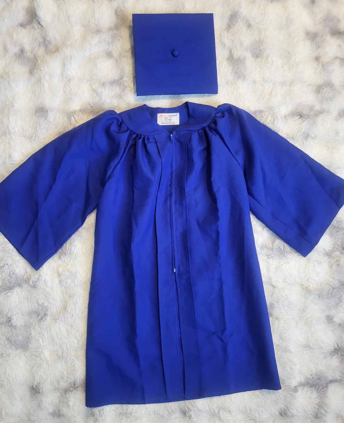 New Osbo GradSeason Graduation Gown and Cap, Size 33"