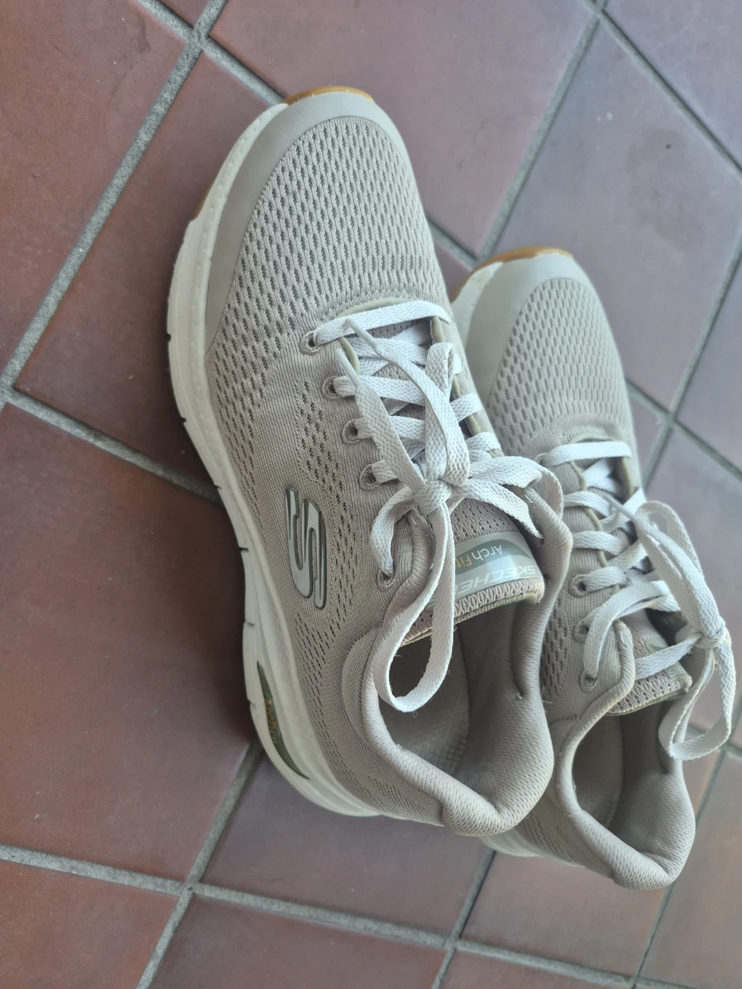 Skechers Arch Fit Women's Sneakers - Size 8 - photo 3