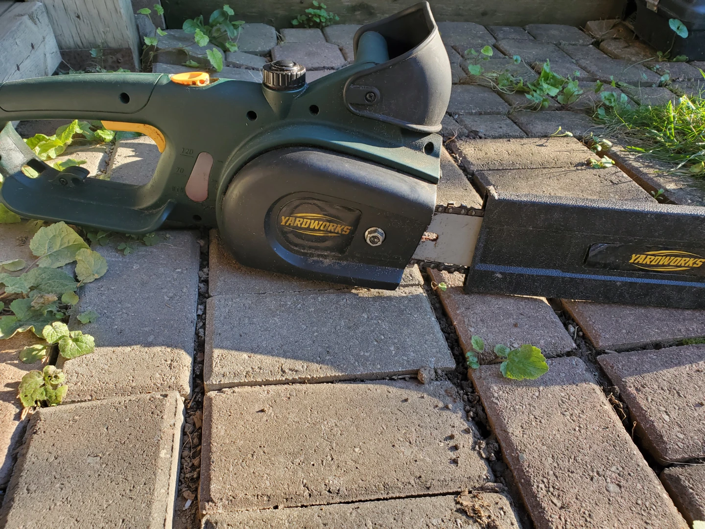 Yardworks 14-inch Electric Chainsaw