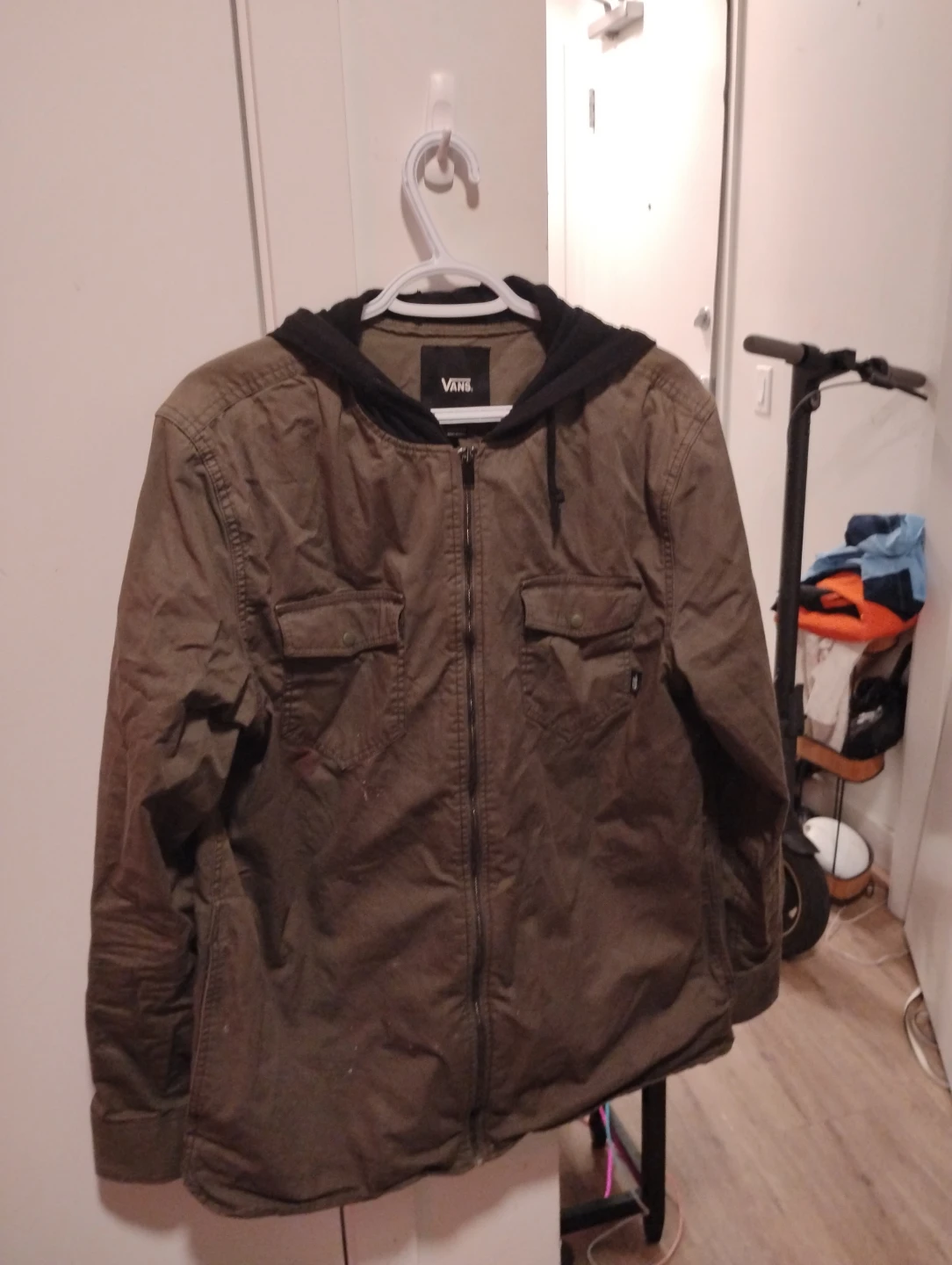 Vans olive green jacket with hoodie, size Large - photo 3