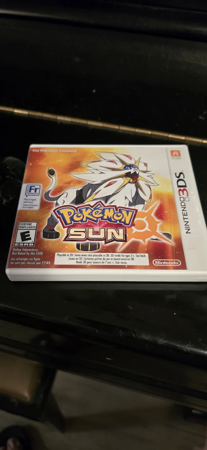 Pokémon Sun – Nintendo 3DS Game with Case