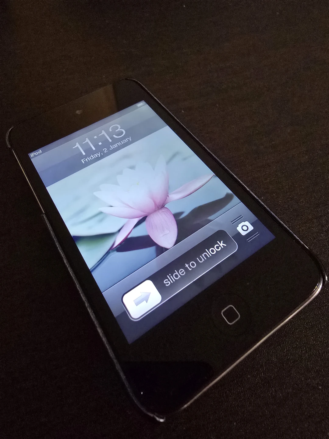 4th gen Apple iPod Touch with Case & popsocket