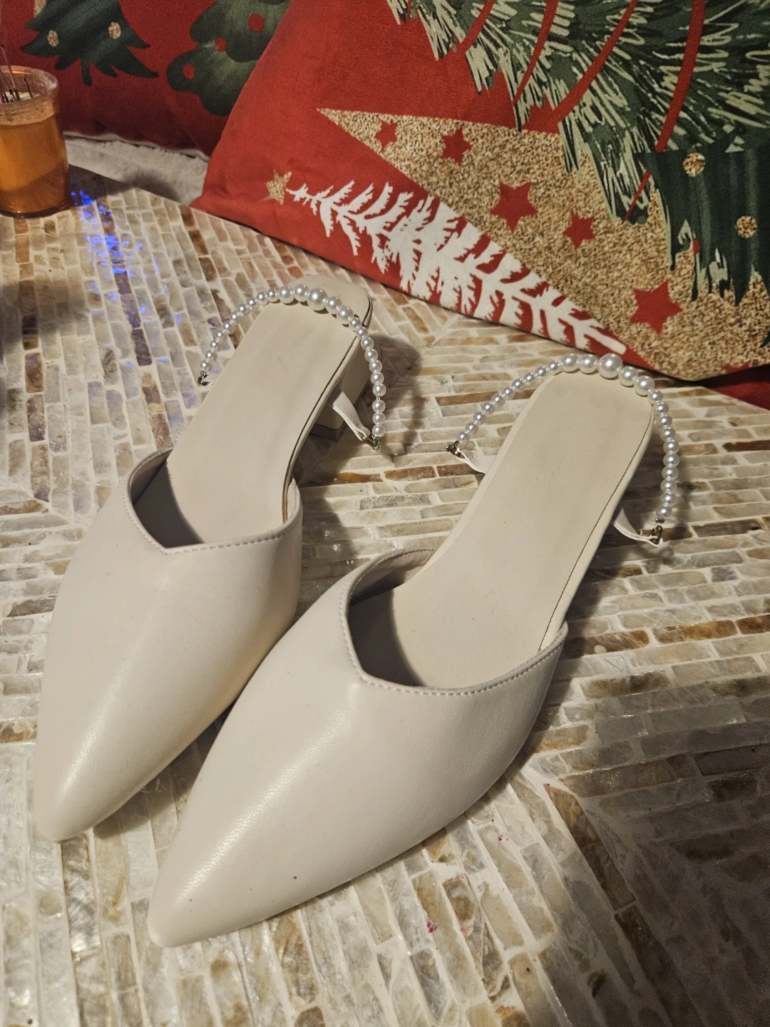 Cream Block Heel Shoes with Pearl Strap - photo 2