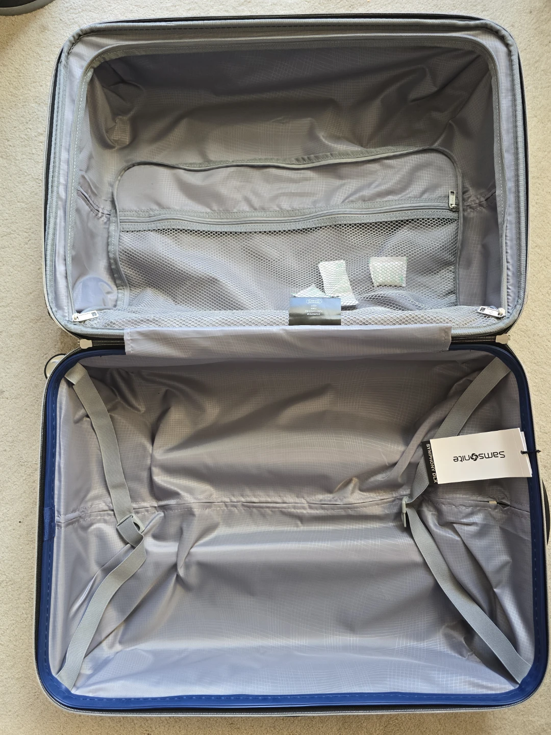 Samsonite Symphony DLX 26.5" 4-Wheeled Suitcase-Navy - photo 2