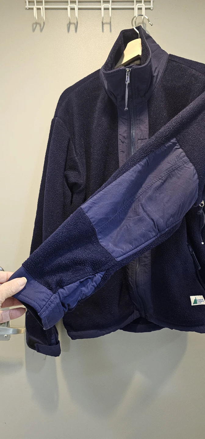 dark blue fleece jacket from MEC - photo 4