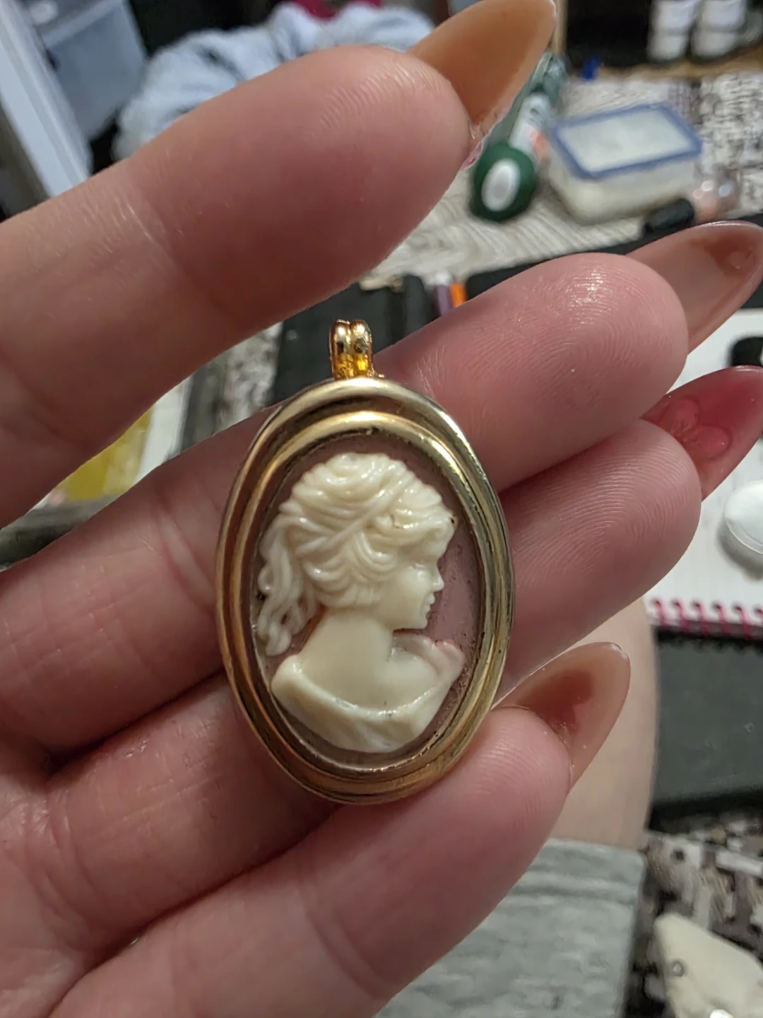 Vintage Gold Tone Quartz Cameo Pendant Watch