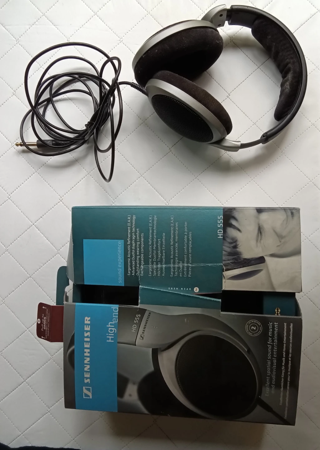 Sennheiser HD 555 Headphones - photo 3