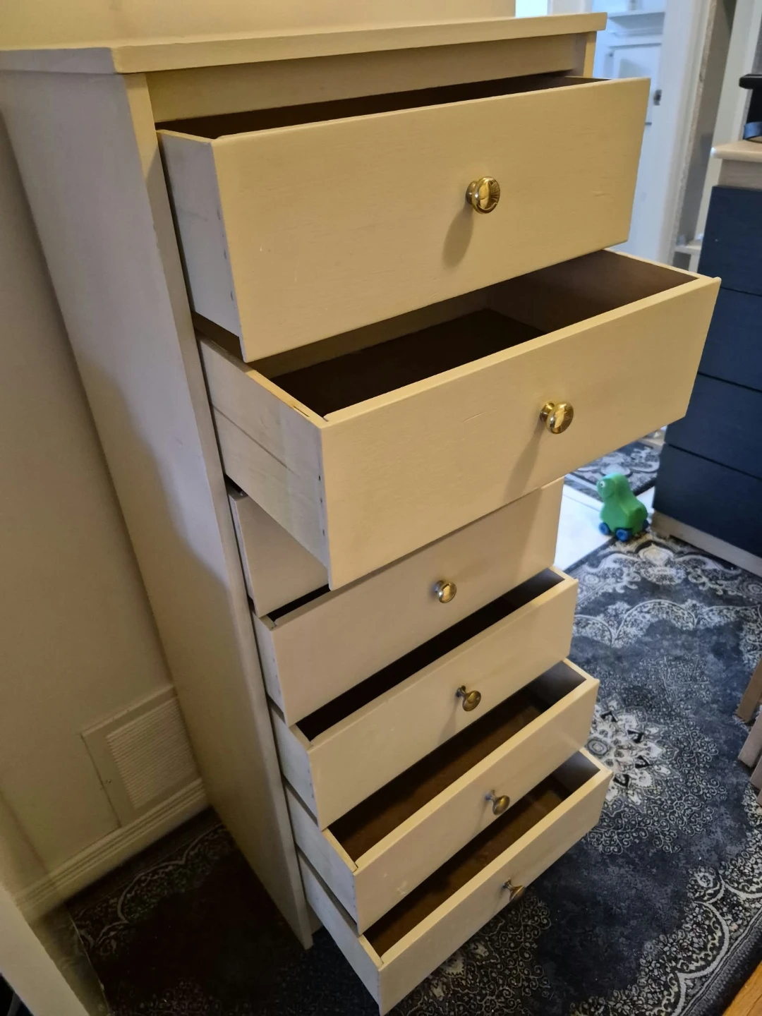 Tall cream 7-drawer dresser - photo 5