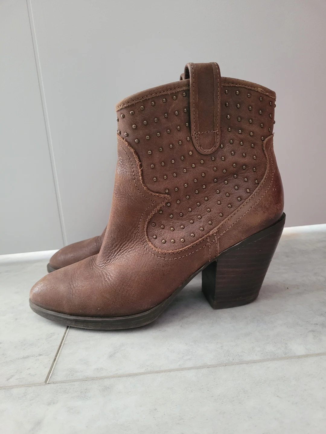 Jessica Simpson brown cowboy booties