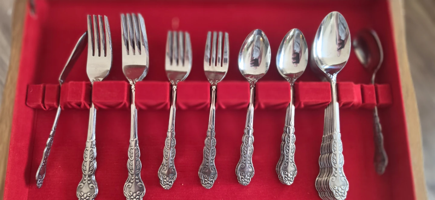1847 Rogers Bros Silver Plated Silverware - photo 3