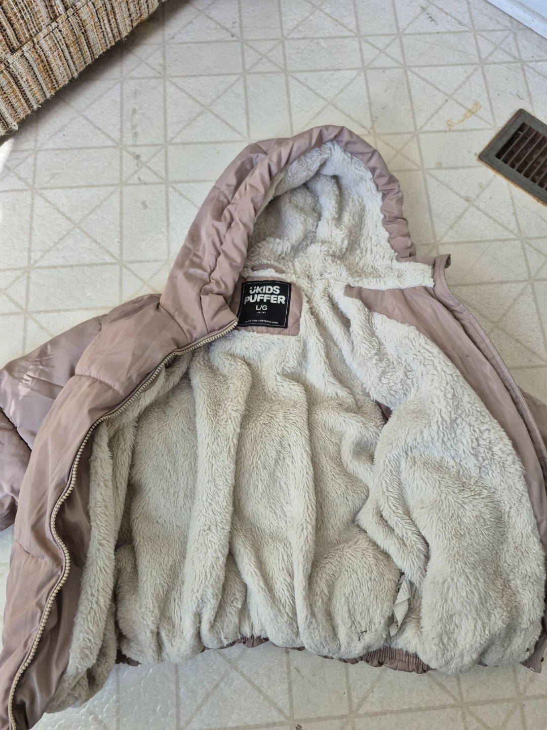 U-Kids Puffer Jacket Size L/G (14/16) - photo 4