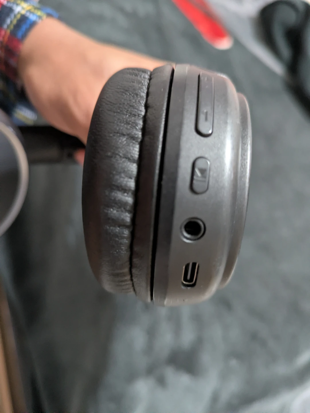 Anker's Soundcore Life Q10 wireless headphones - photo 2
