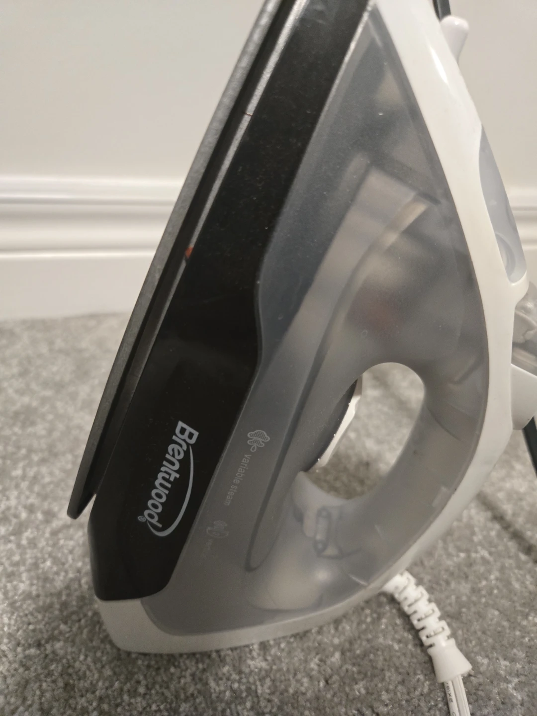 Brentwood Steam Iron - photo 3