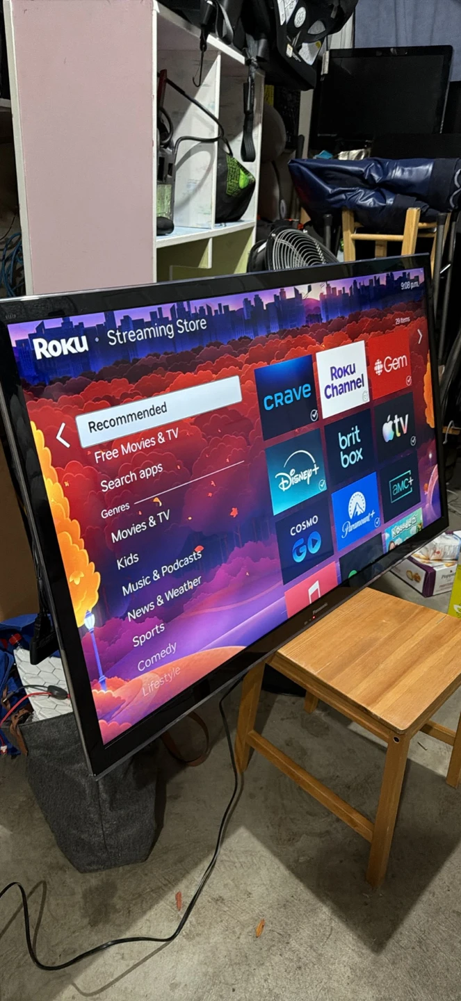 Panasonic Smart TV 55 inches with Roku - photo 3