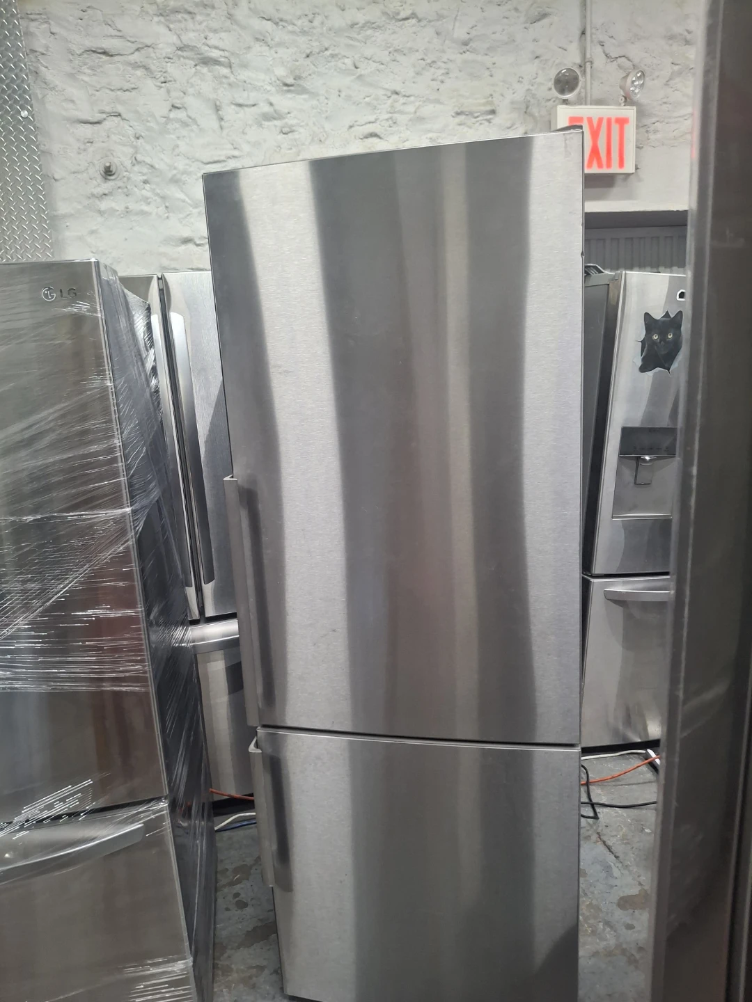 Summit 28in Bottom Freezer Refrigerator