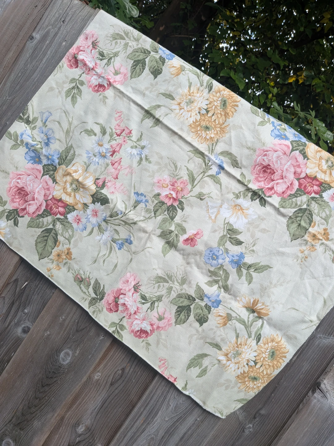 Vintage Floral Print Fabric Remnant Sample - photo 4