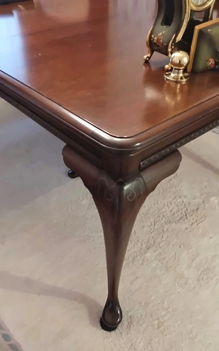 Elegant Queen Anne Dining Table | SATURDAY PICKUP ONLY - photo 2