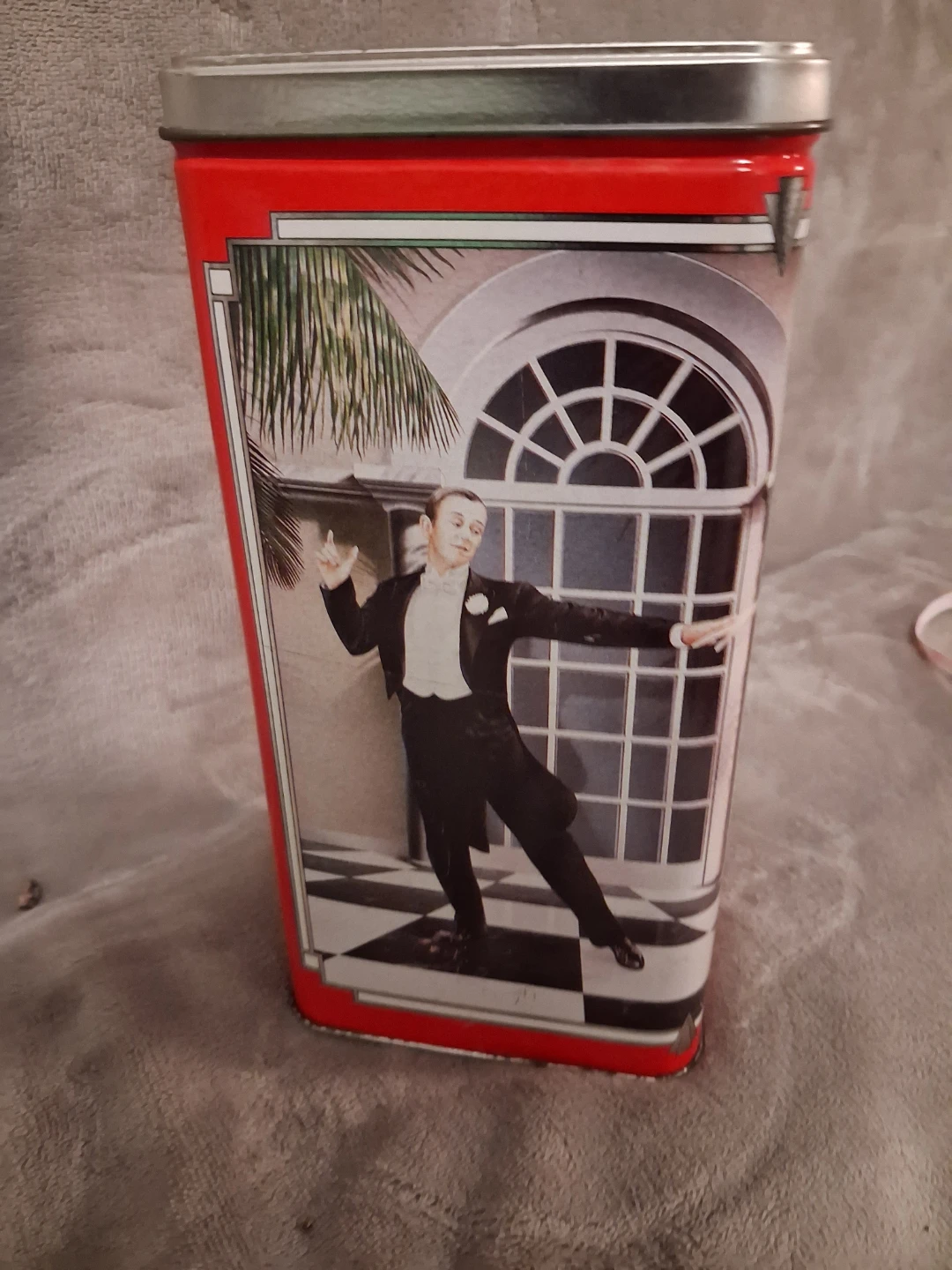Vintage RITZ container - photo 3