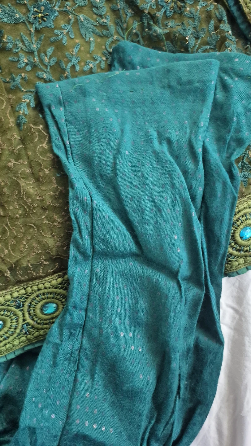Embroidered Salwar Kameez Suit - photo 3