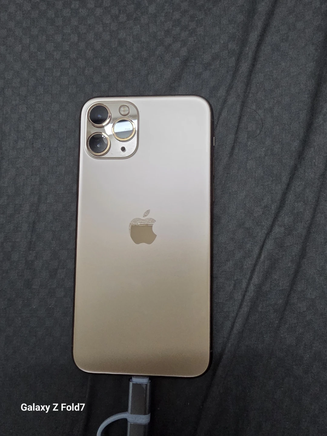 Apple iPhone 11 Pro 256GB Gold - photo 2