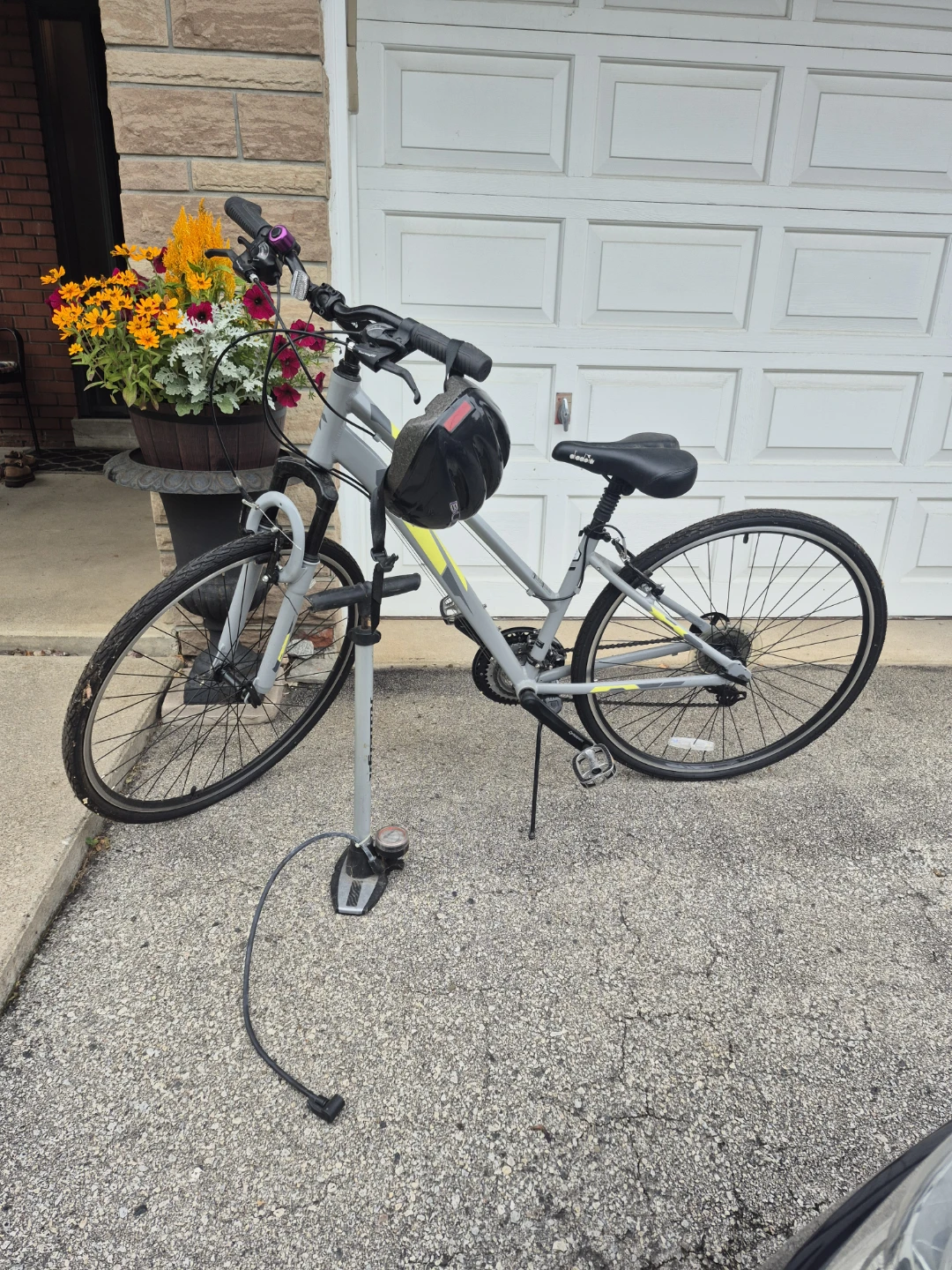 SIENA bike 24 speed – Helmet and bike pump included