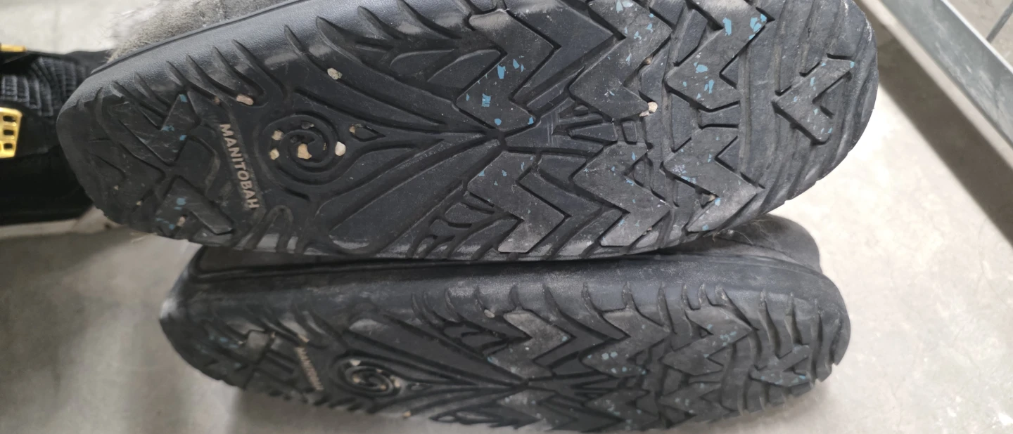 Manitobah Waterproof Mukluks Size 8 - photo 3