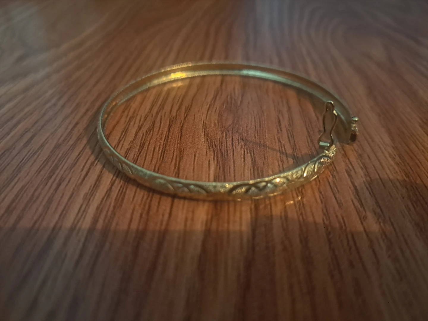 10k Gold Engraved Hinge Bangle Bracelet - photo 2