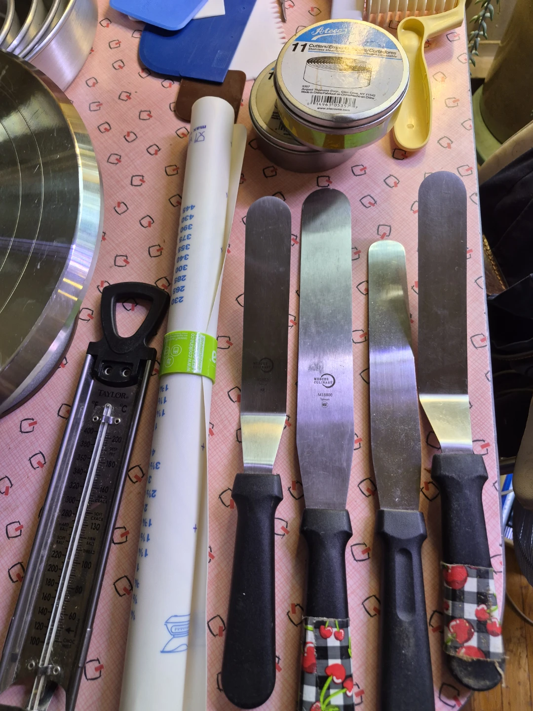 Baking and Cake Decorating Tool Set. Many items. - photo 2