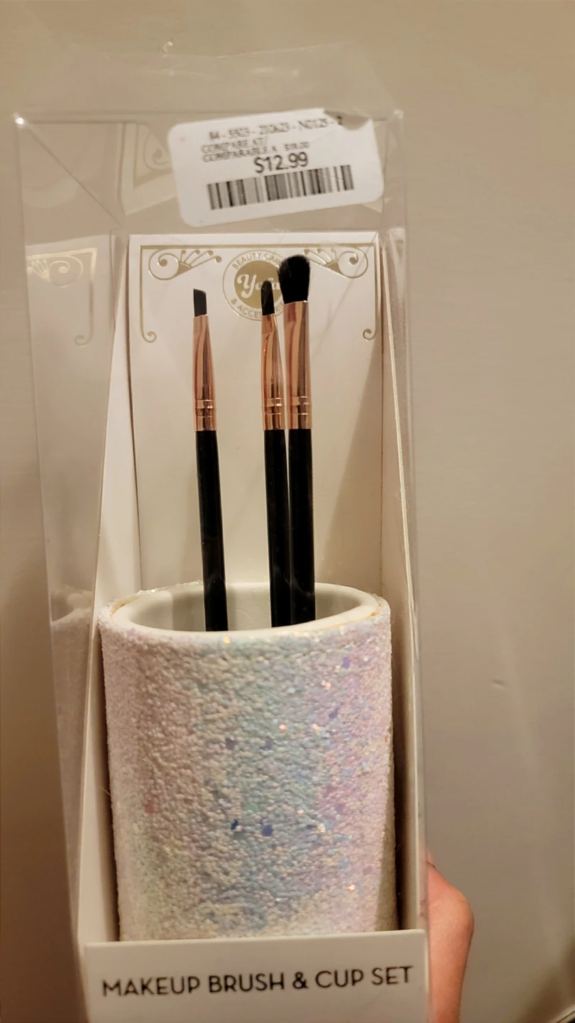 Yoa Makeup Brush and Cup Set