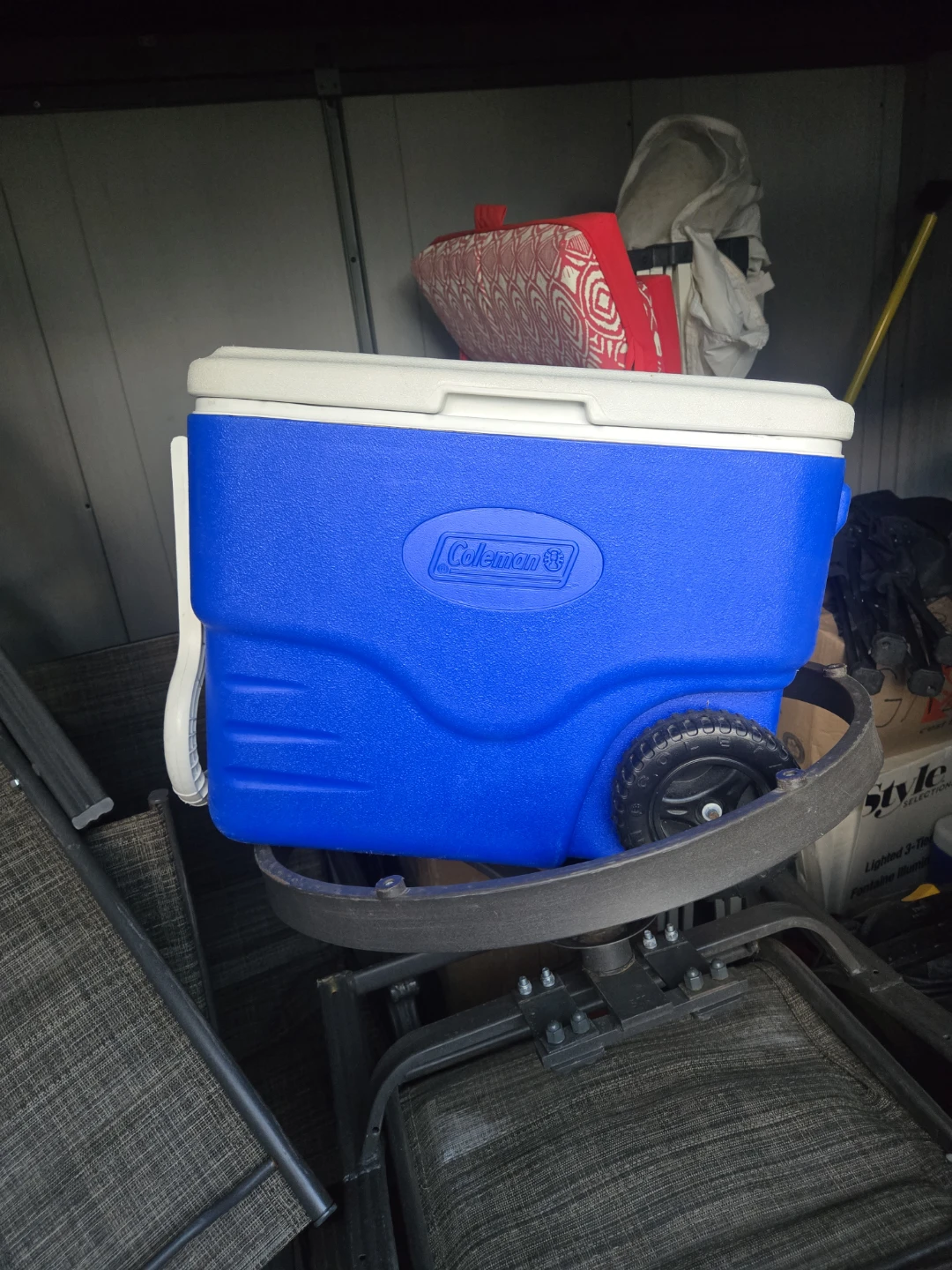 Coleman Wheeled Cooler Blue