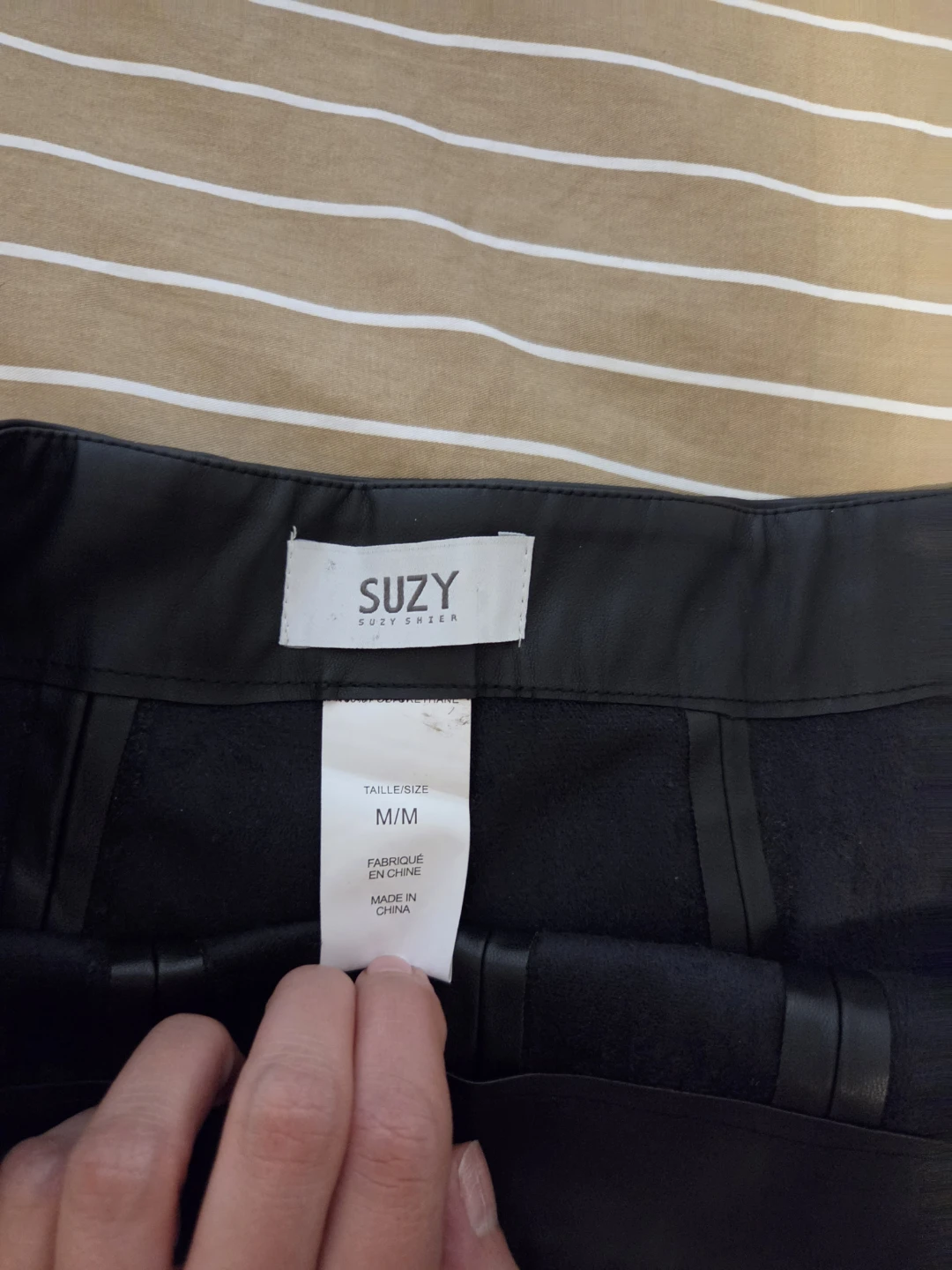 Suzy Shier Faux Leather Skirt - Black - Size Medium - photo 3