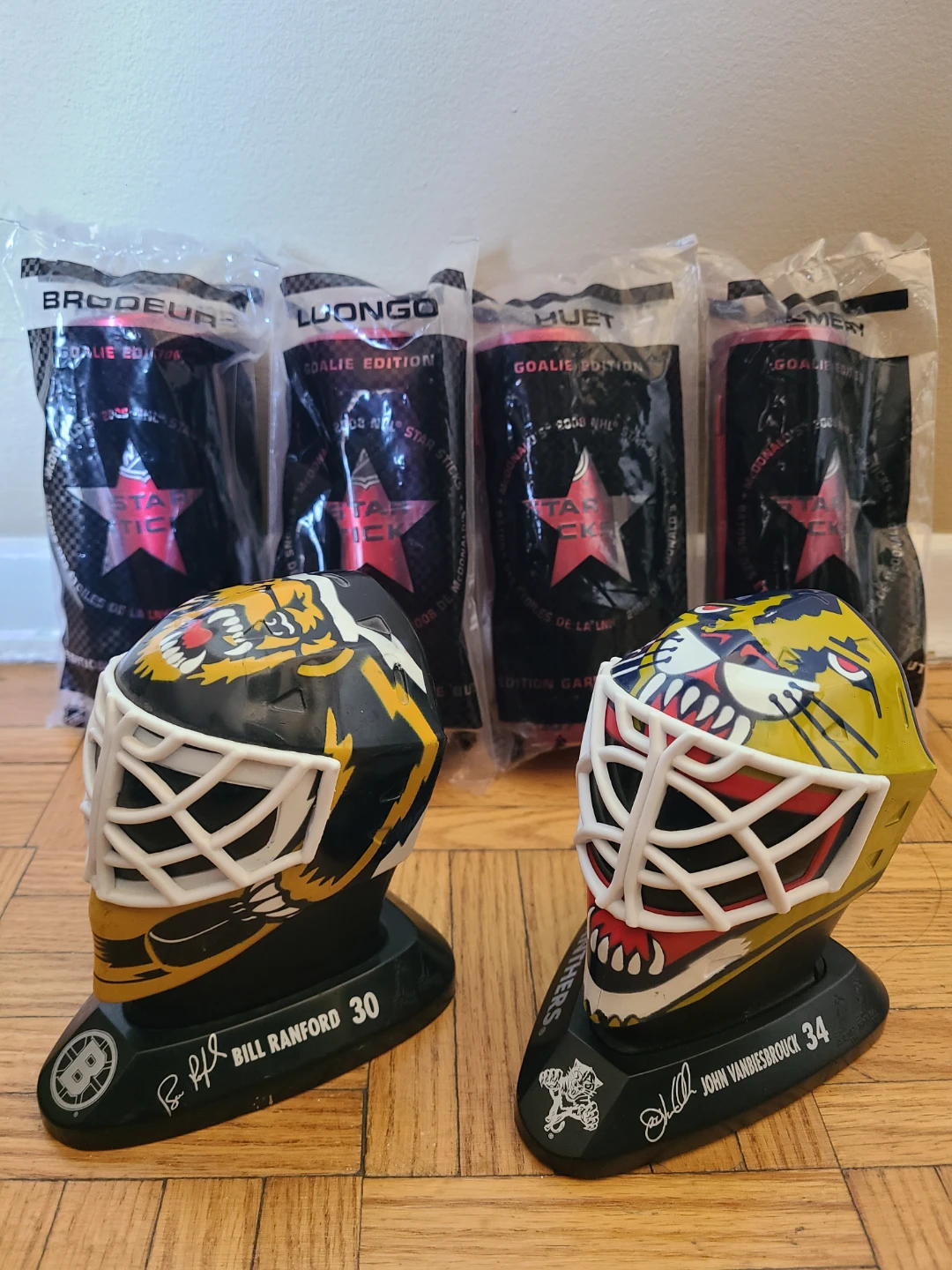 New McDonald's 2008 Star Sticks 4 + 2 NHL Goalie Masks