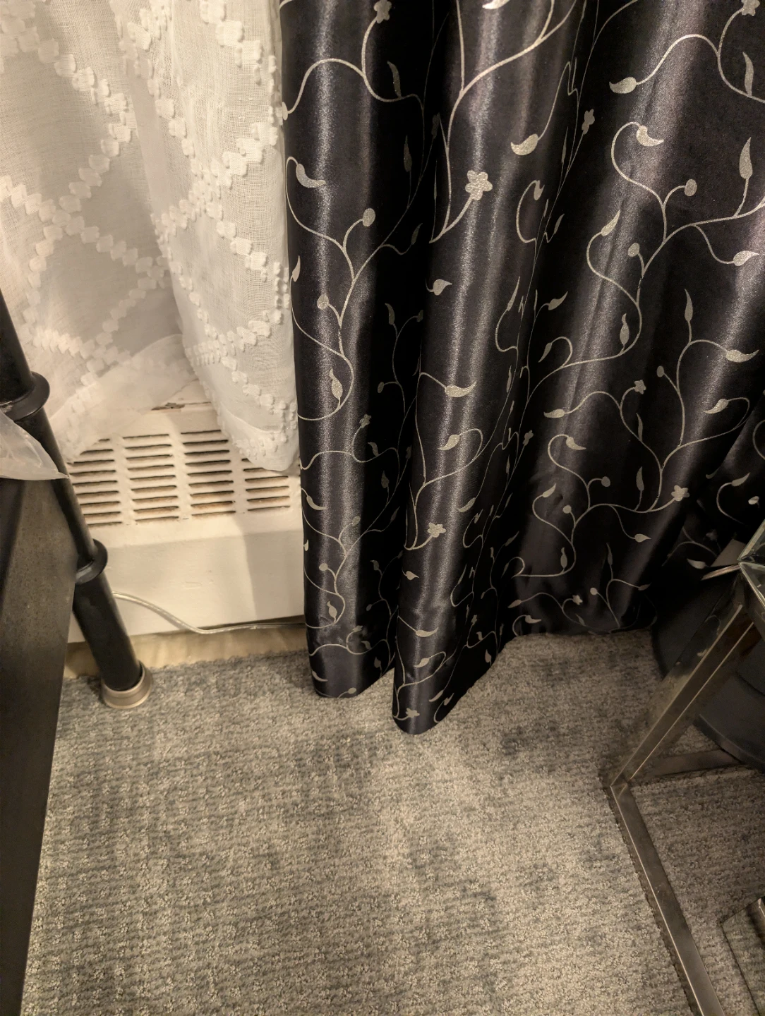 Set of black floral and white patterned curtains - photo 4