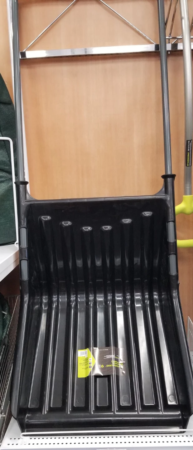 Canadian made like new 24-inch bucket-style snow pusher shovel