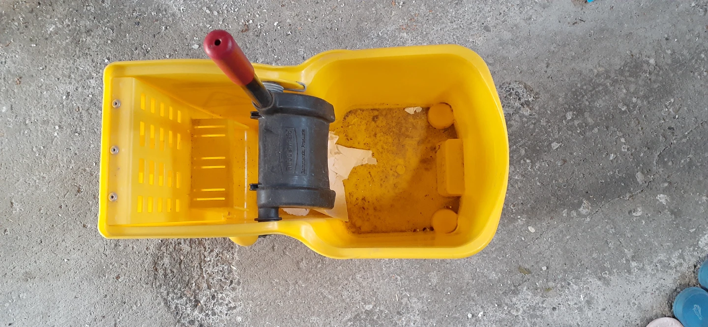 Rubbermaid Commercial Mop Bucket with Wringer - photo 2